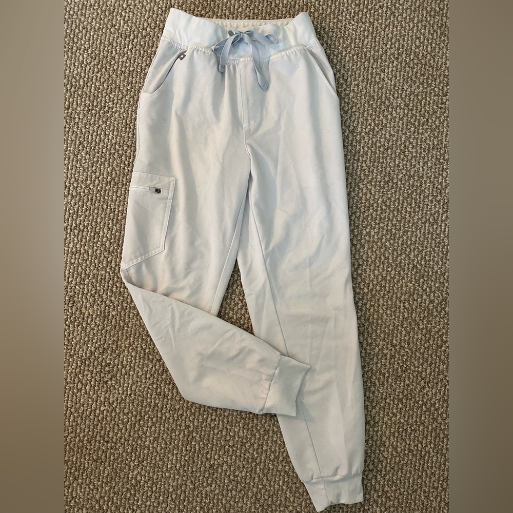 FIGS Women’s Jogger Style Scrub Pant - WHITE